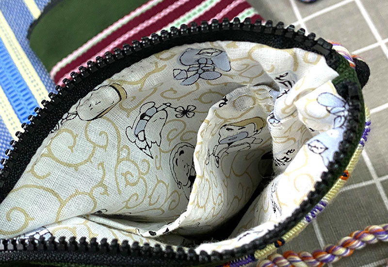 太魯閣族傳統編織手機袋(直式) 太魯閣族傳統編織手機袋(直式)