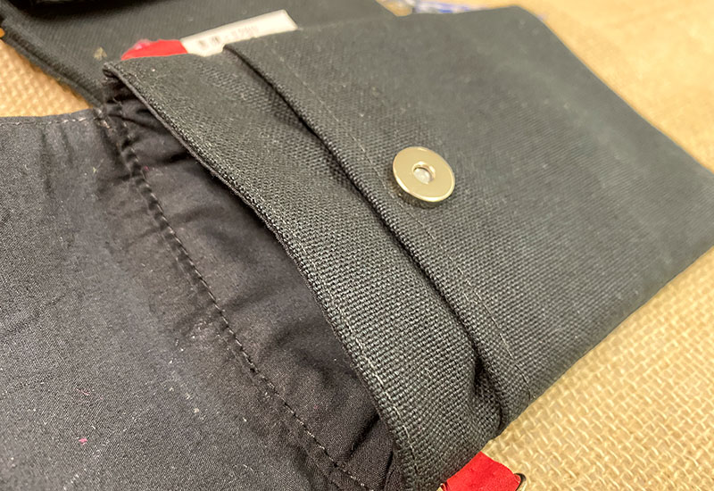 太魯閣族傳統編織手機袋(輕巧款) 太魯閣族傳統編織手機袋(輕巧款)