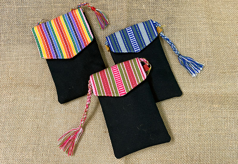 太魯閣族傳統編織手機袋(輕巧款) 太魯閣族傳統編織手機袋(輕巧款)