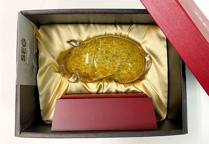 春池玻璃 福氣神豬S(白.金茶)  精裝盒